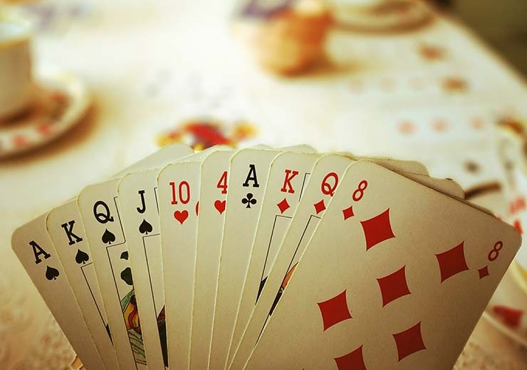 Different variations to know about how to play rummy successfully and earn money